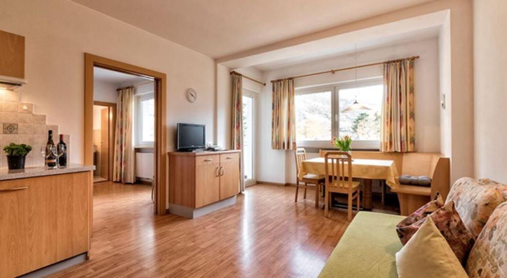Residence Andrea Lagundo Zewnętrze zdjęcie